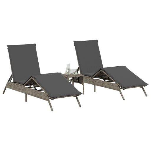 2 db világosszürke polyrattan napozóágy párnával