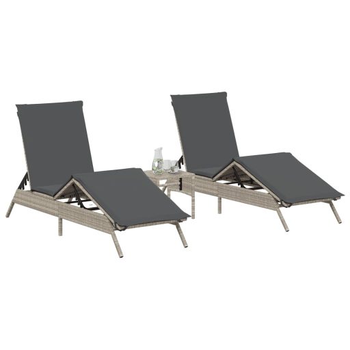 2 db világosszürke polyrattan napozóágy párnával