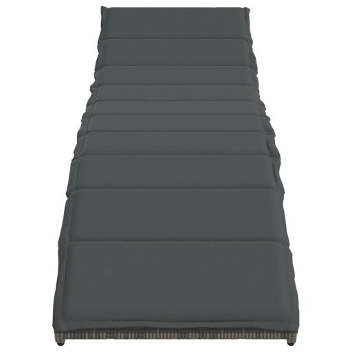 2 db szürke polyrattan napozóágy asztallal