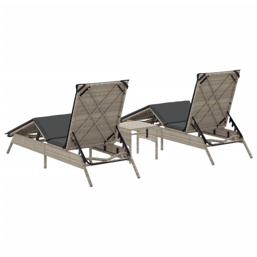 2 db világosszürke polyrattan napozóágy asztallal