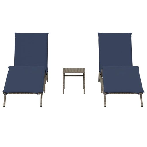 2 db szürke polyrattan napozóágy asztallal