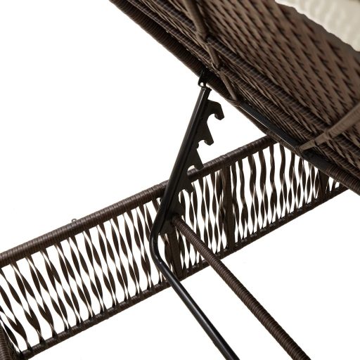 2 db barna polyrattan napozóágy asztallal