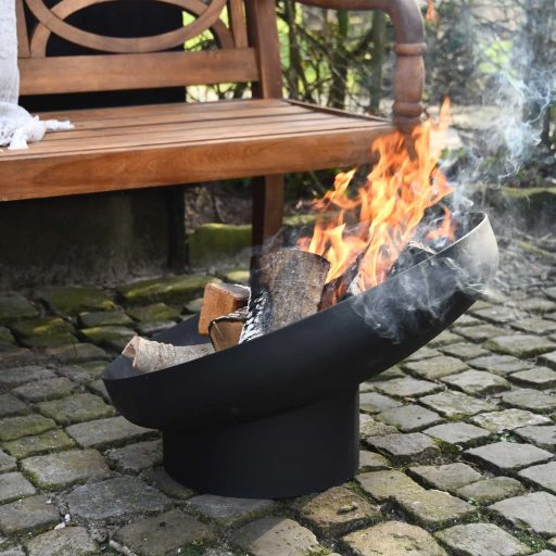 Esschert Design fekete acél ferde tűztál